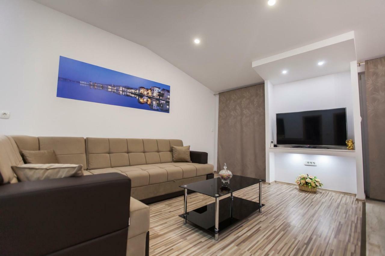 Apartment Dalmatia Kaštela Esterno foto