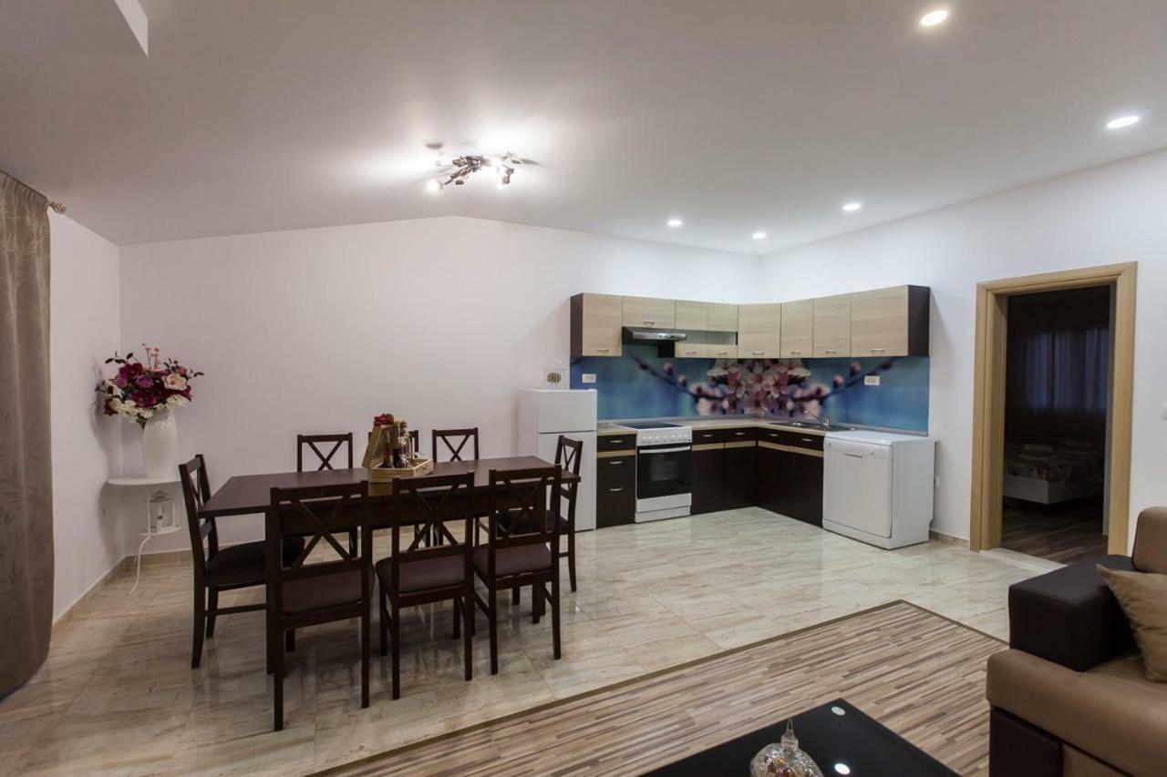 Apartment Dalmatia Kaštela Esterno foto